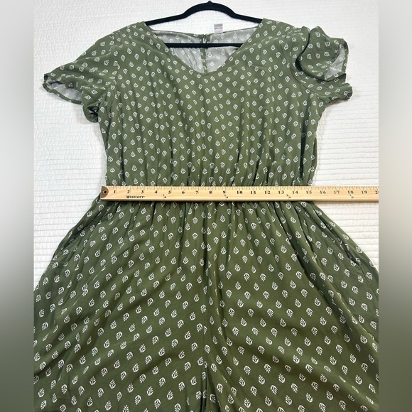 Old Navy Green Print Shorts Romper. Size XL. - Picture 7 of 11